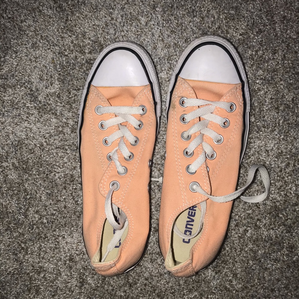 Coral low top converse